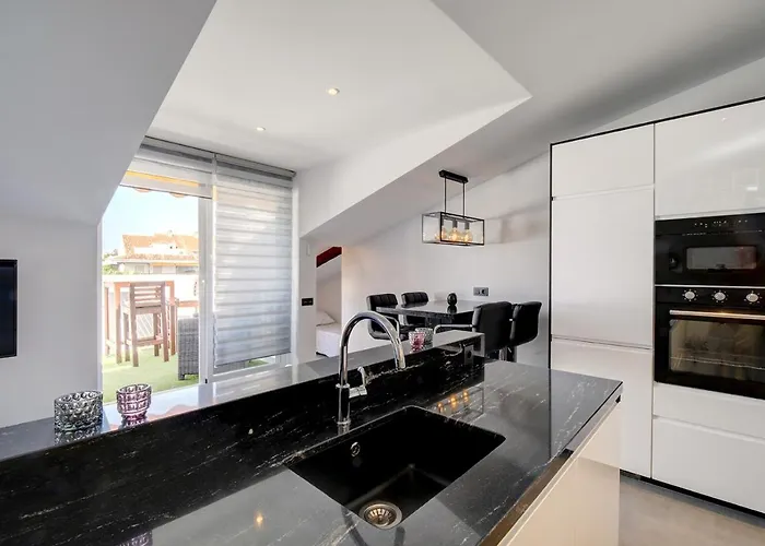 Penthouse Deluxe, Carolina Park, Marbella